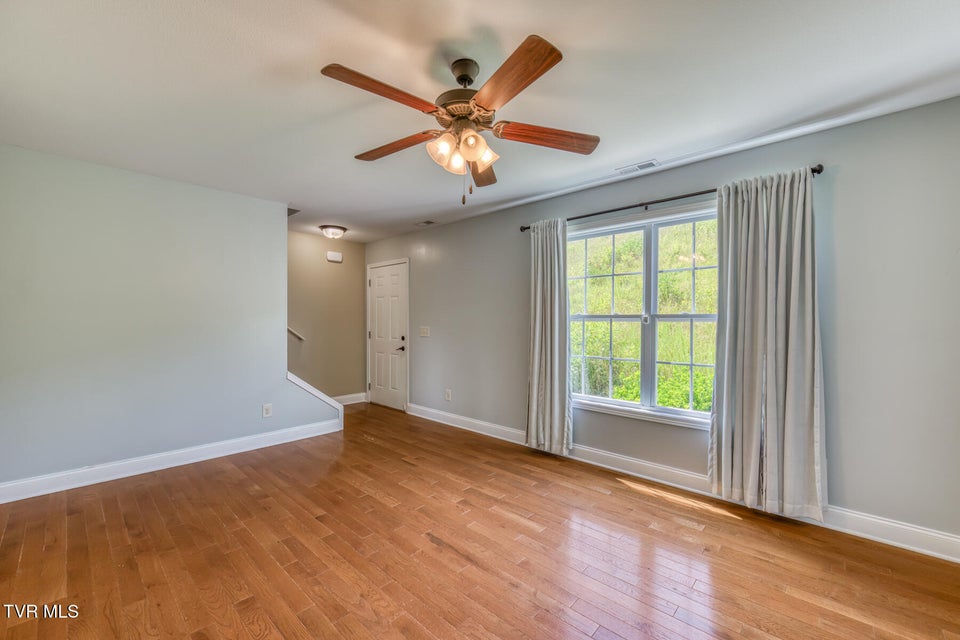 Photo #10: 668 Grays Pointe Court