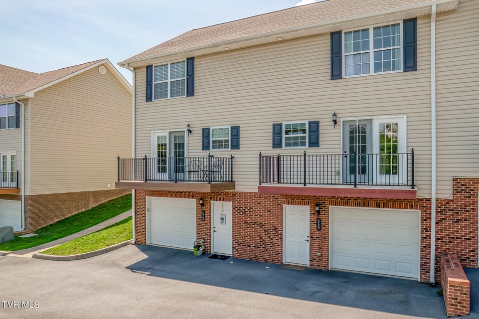 Photo #26: 668 Grays Pointe Court