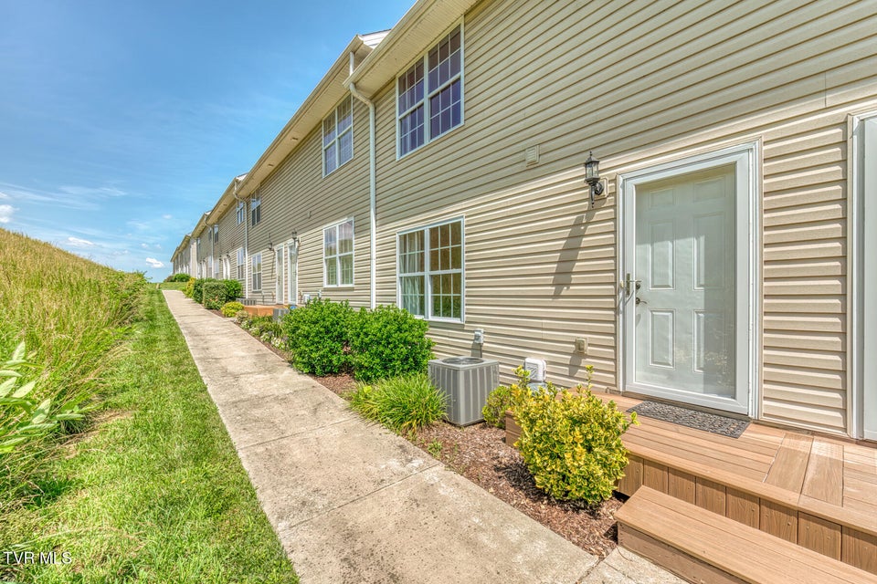 Photo #13: 668 Grays Pointe Court