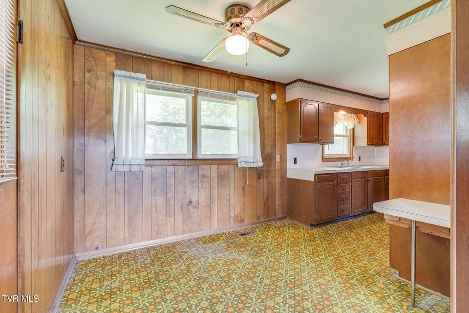 Photo #7: 412 Hobart Street