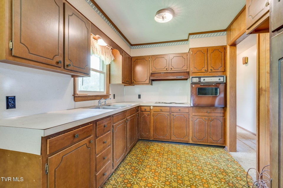 Photo #9: 412 Hobart Street