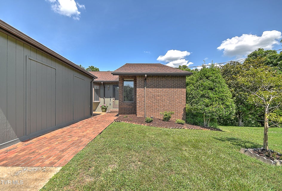Photo #7: 465 Manor Drive
