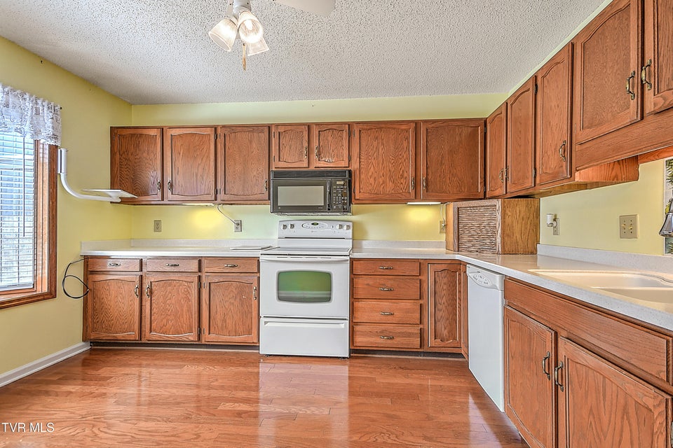 Photo #3: 465 Manor Drive