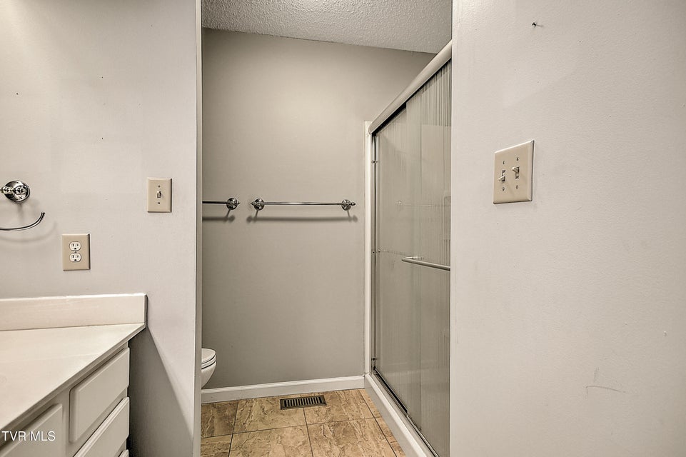 Photo #18: 465 Manor Drive