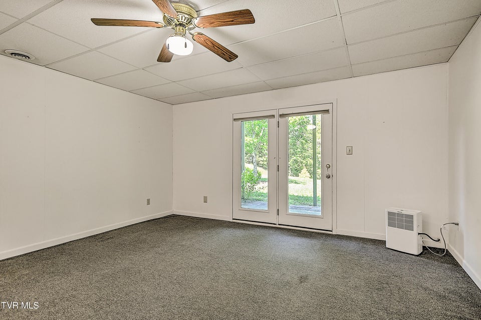 Photo #19: 465 Manor Drive