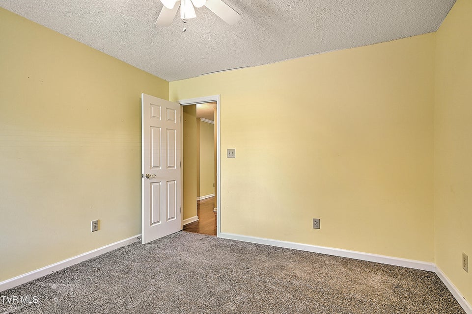 Photo #29: 465 Manor Drive