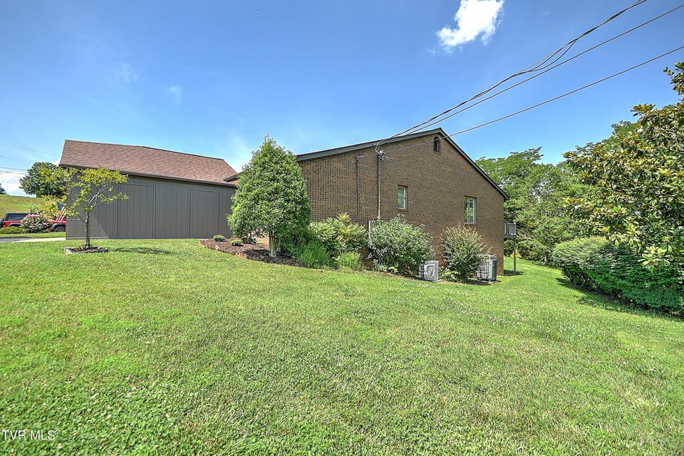 Photo #35: 465 Manor Drive