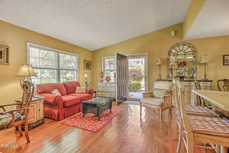 Photo #5: 713 Teasel Drive