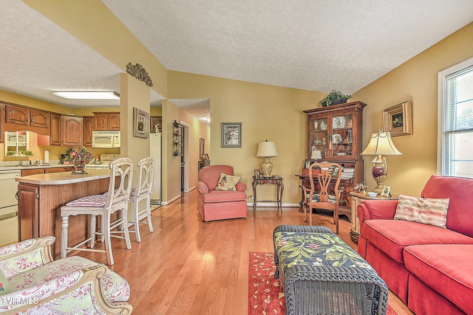 Photo #8: 713 Teasel Drive
