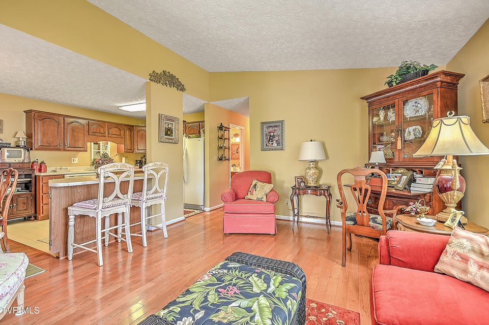Photo #10: 713 Teasel Drive