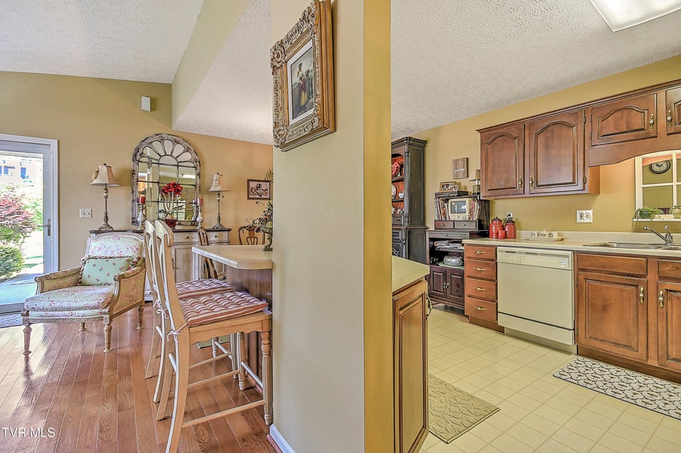 Photo #13: 713 Teasel Drive