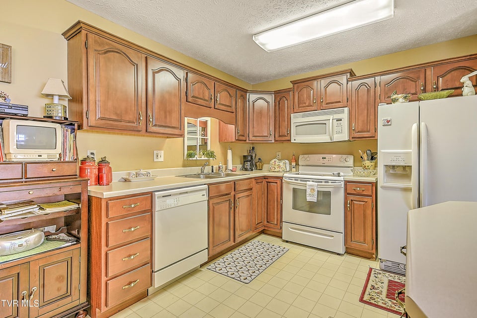 Photo #18: 713 Teasel Drive