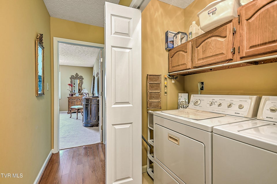 Photo #33: 713 Teasel Drive