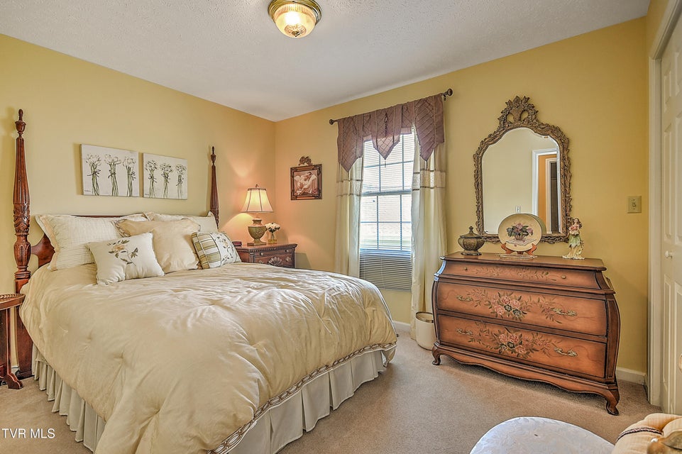 Photo #35: 713 Teasel Drive
