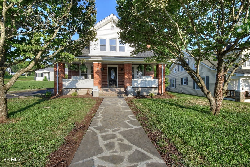 Photo #2: 511 Watauga Avenue