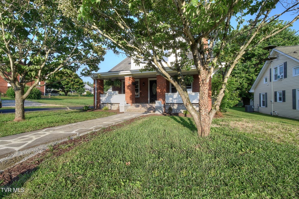 Photo #3: 511 Watauga Avenue