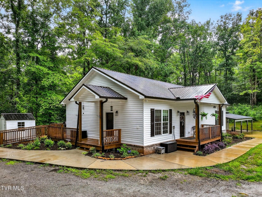 Photo #3: 718 Mullins Drive