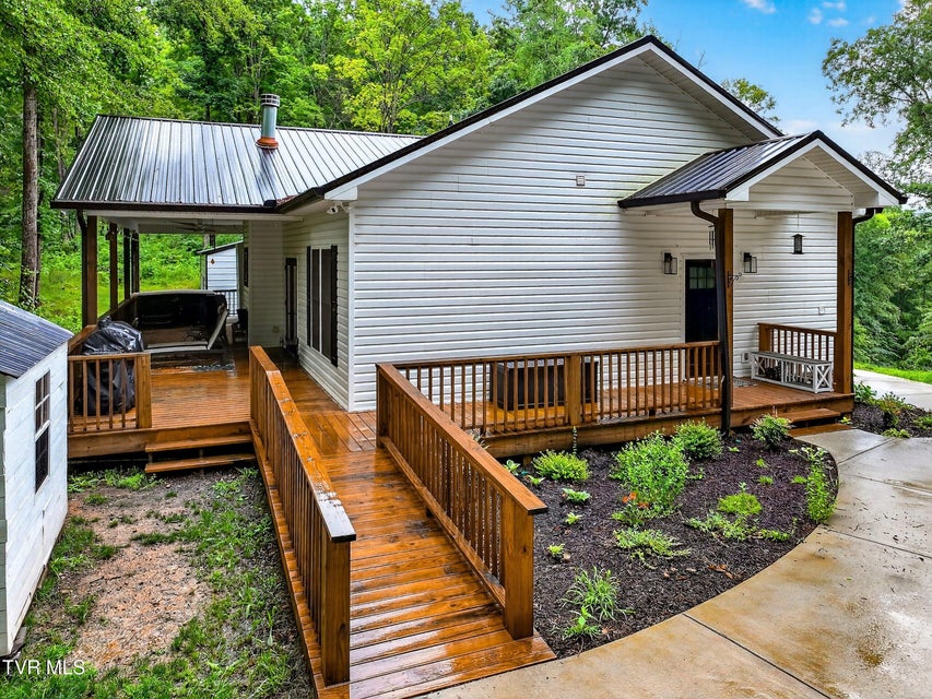 Photo #5: 718 Mullins Drive