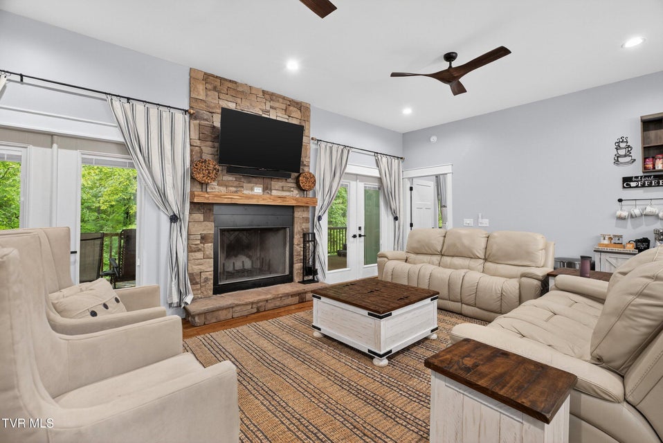 Photo #6: 718 Mullins Drive