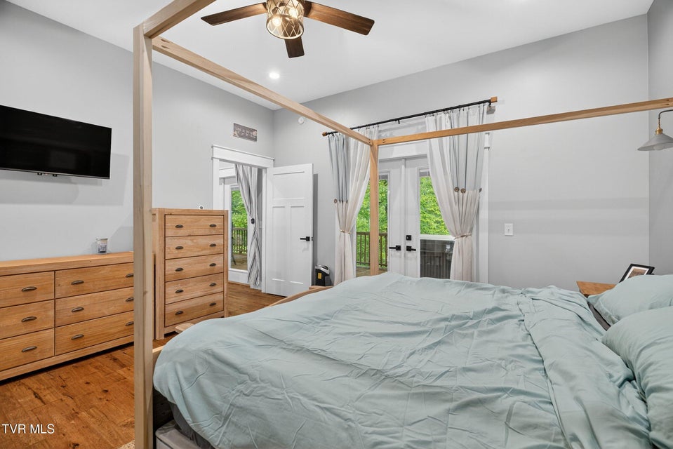 Photo #17: 718 Mullins Drive
