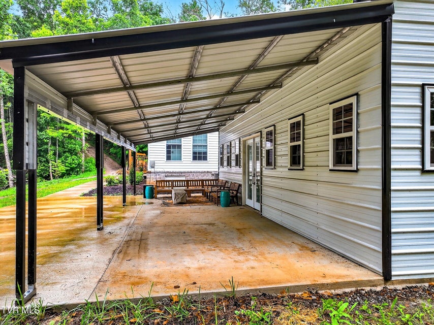 Photo #32: 718 Mullins Drive