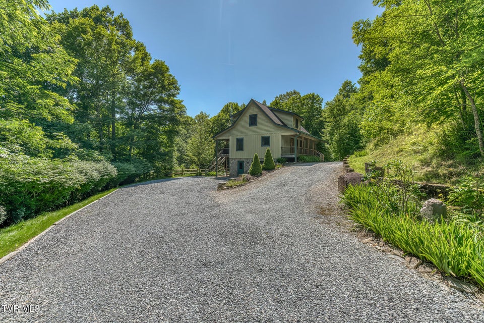 Photo #63: 410 Eagle Ridge Road