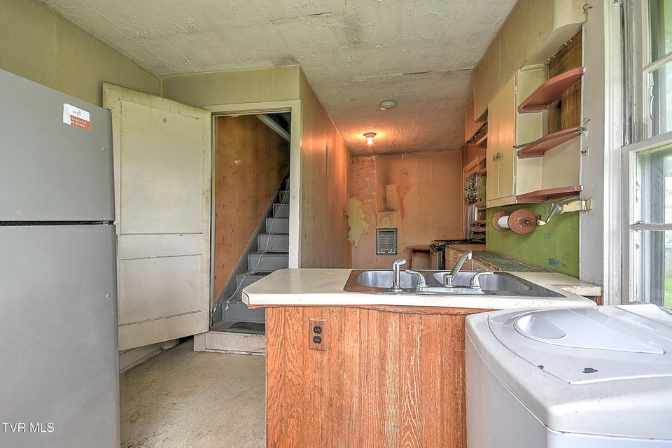 Photo #5: 1230 Carolina Avenue