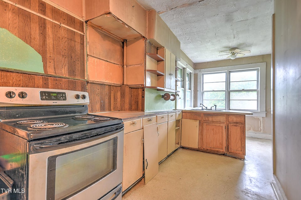 Photo #7: 1230 Carolina Avenue
