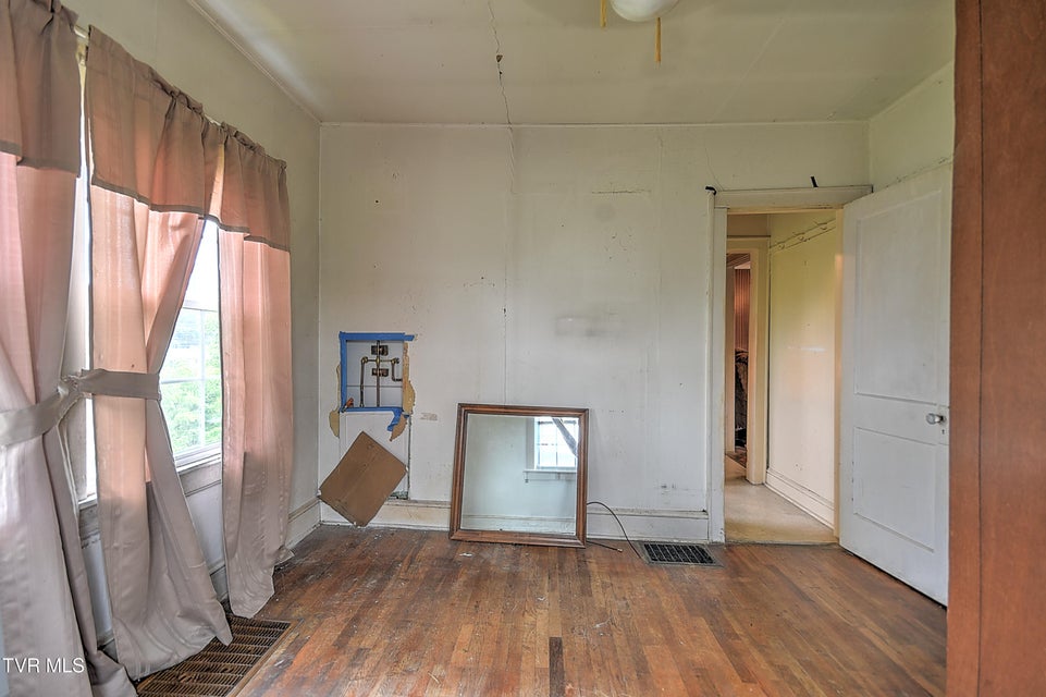 Photo #10: 1230 Carolina Avenue