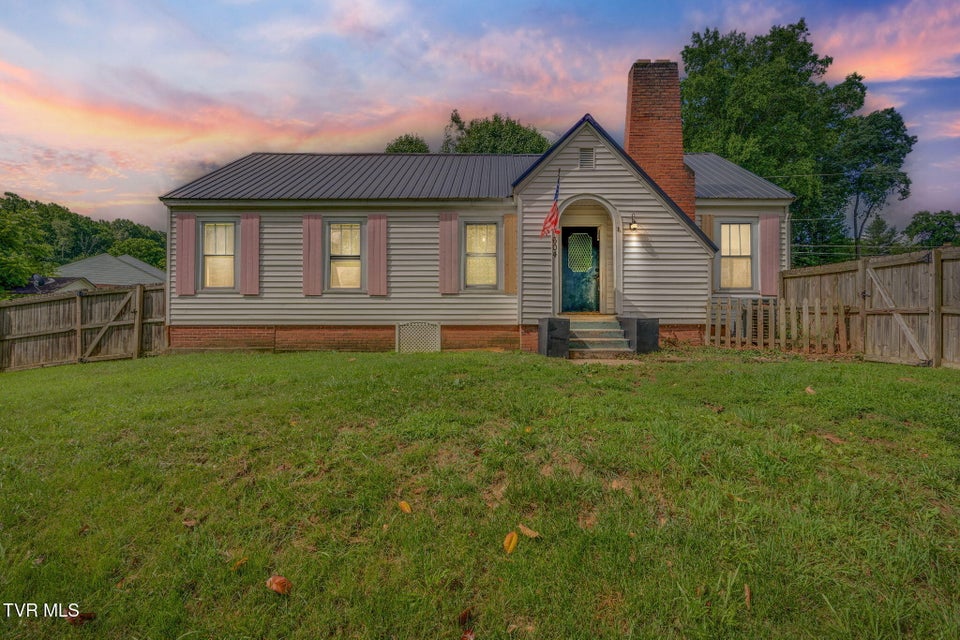 Photo #2: 604 Parkway Boulevard
