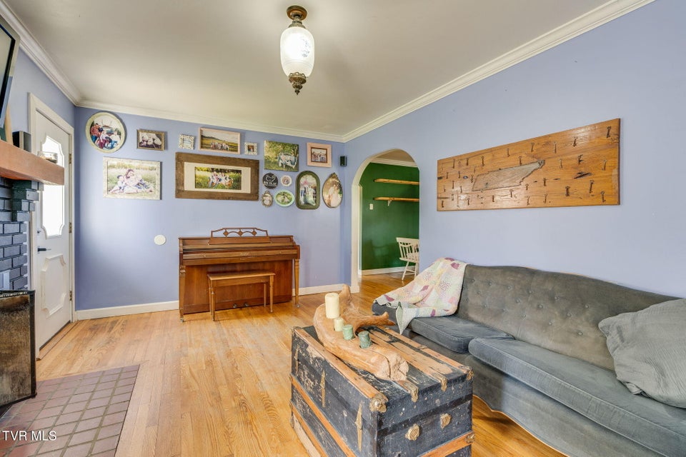 Photo #6: 604 Parkway Boulevard