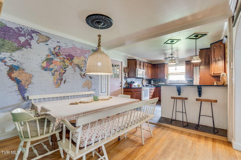 Photo #8: 604 Parkway Boulevard
