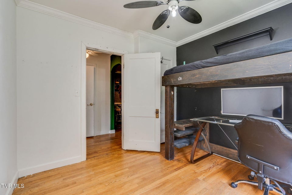 Photo #21: 604 Parkway Boulevard
