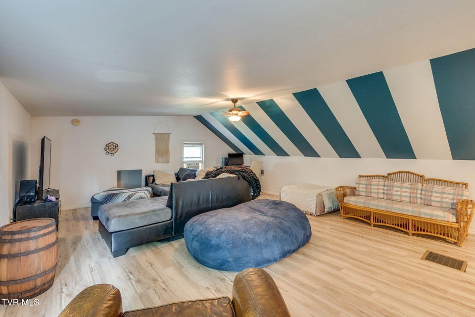 Photo #26: 604 Parkway Boulevard