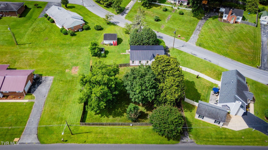 Photo #36: 604 Parkway Boulevard