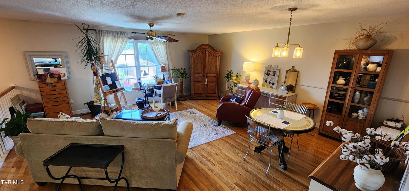 Photo #8: 312 Old Franklin Place