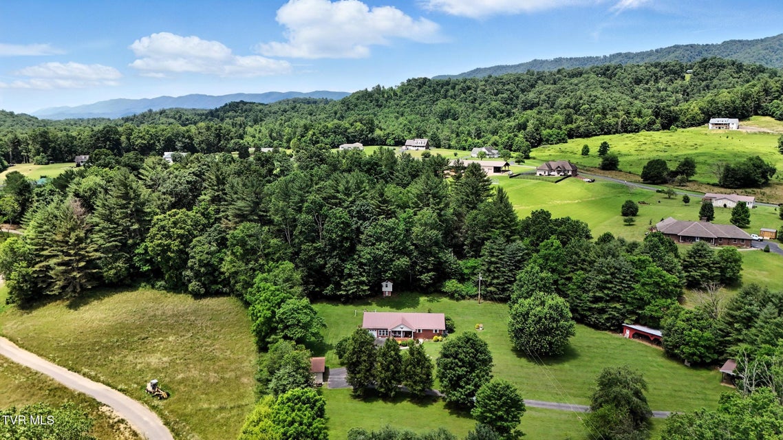Photo #41: 1037 Swift Hollow Road