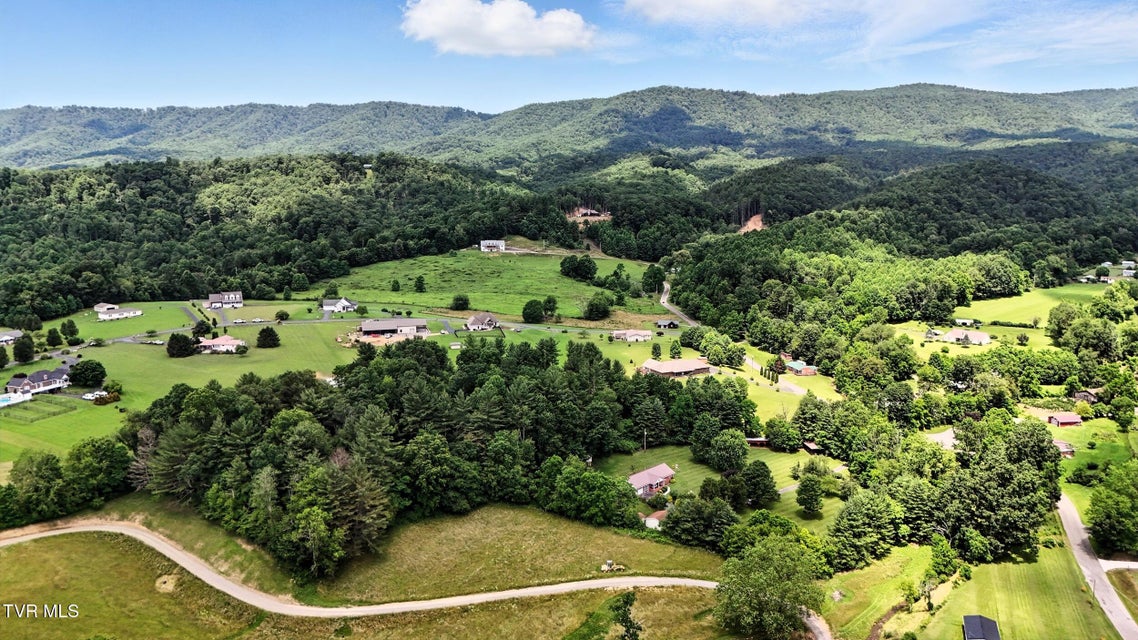 Photo #50: 1037 Swift Hollow Road