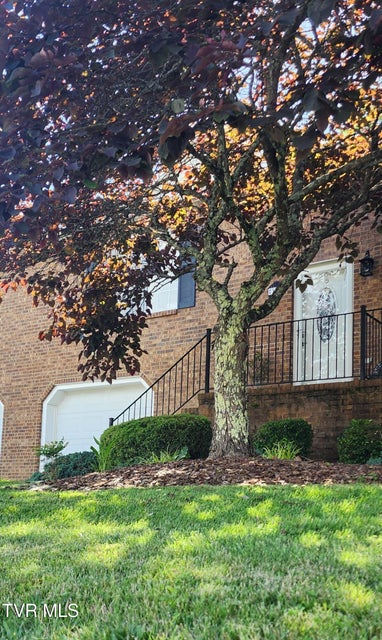 Photo #2: 312 Old Franklin Place