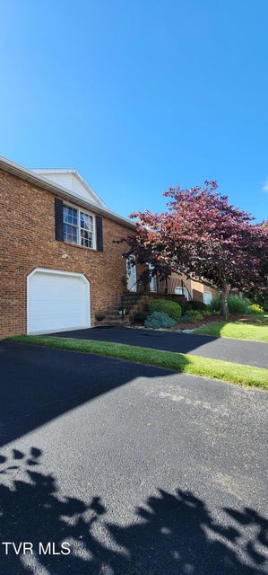 Photo #3: 312 Old Franklin Place