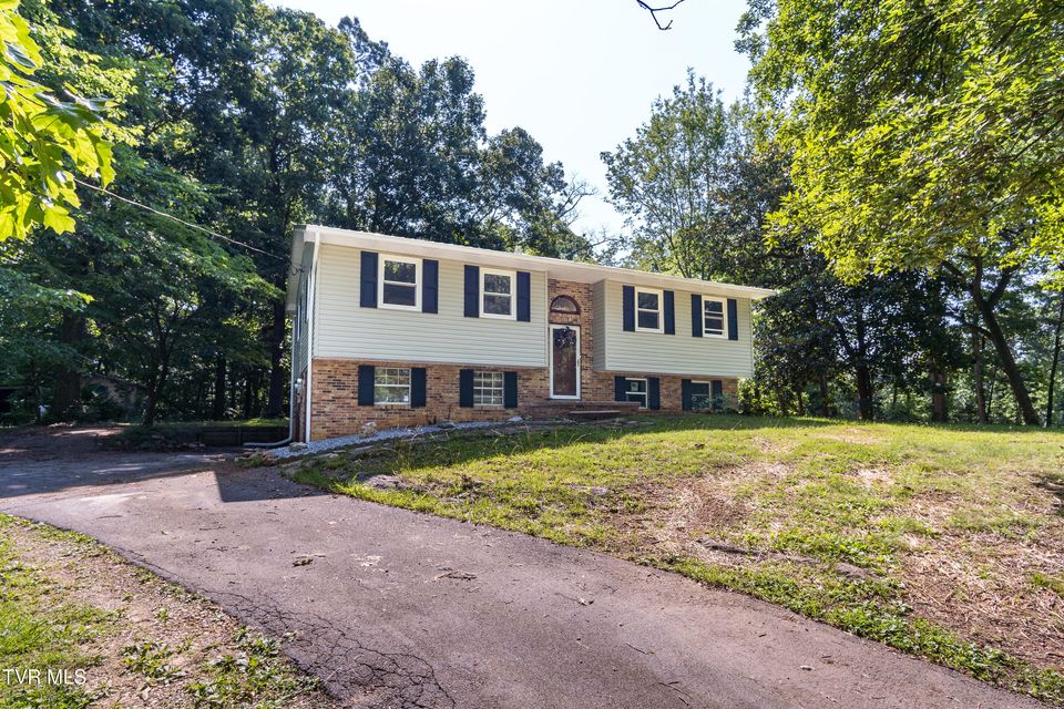 Photo #2: 275 Wooded Heights