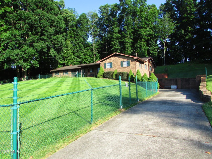 Photo #11: 186 Windsong Drive