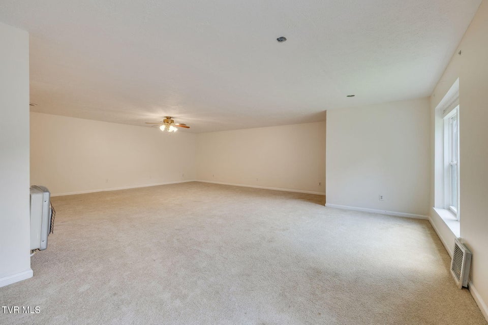Photo #28: 3533 Mcintosh Drive