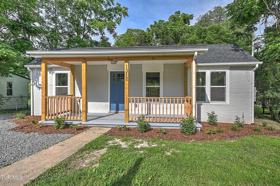 Photo #3: 1312 Tranbarger Drive