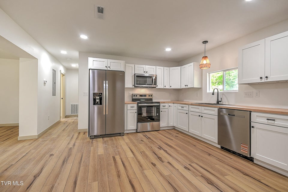 Photo #32: 1312 Tranbarger Drive