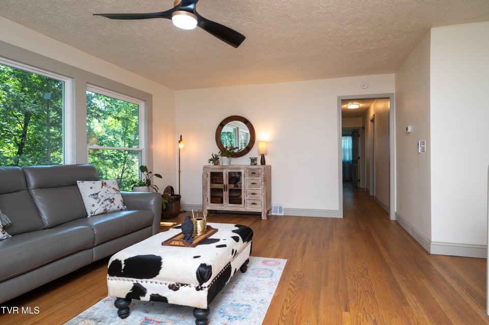 Photo #8: 101 Ridgewood Drive