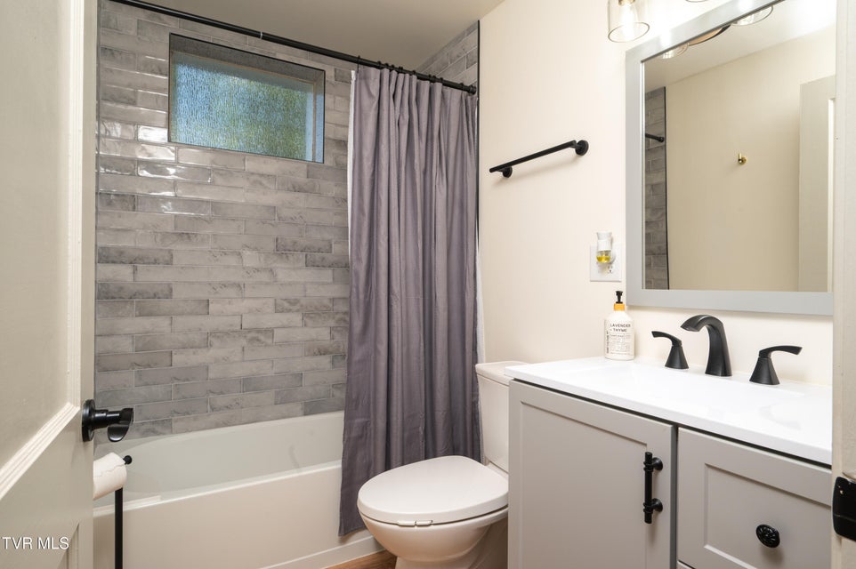 Photo #37: 101 Ridgewood Drive