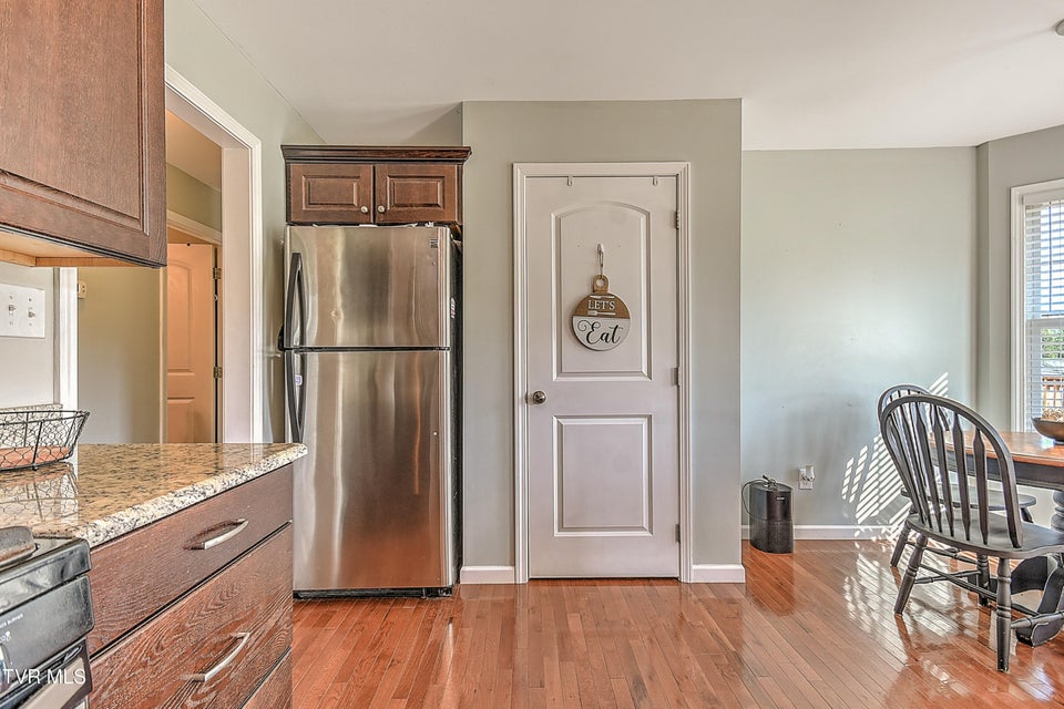 Photo #15: 517 Glade Street