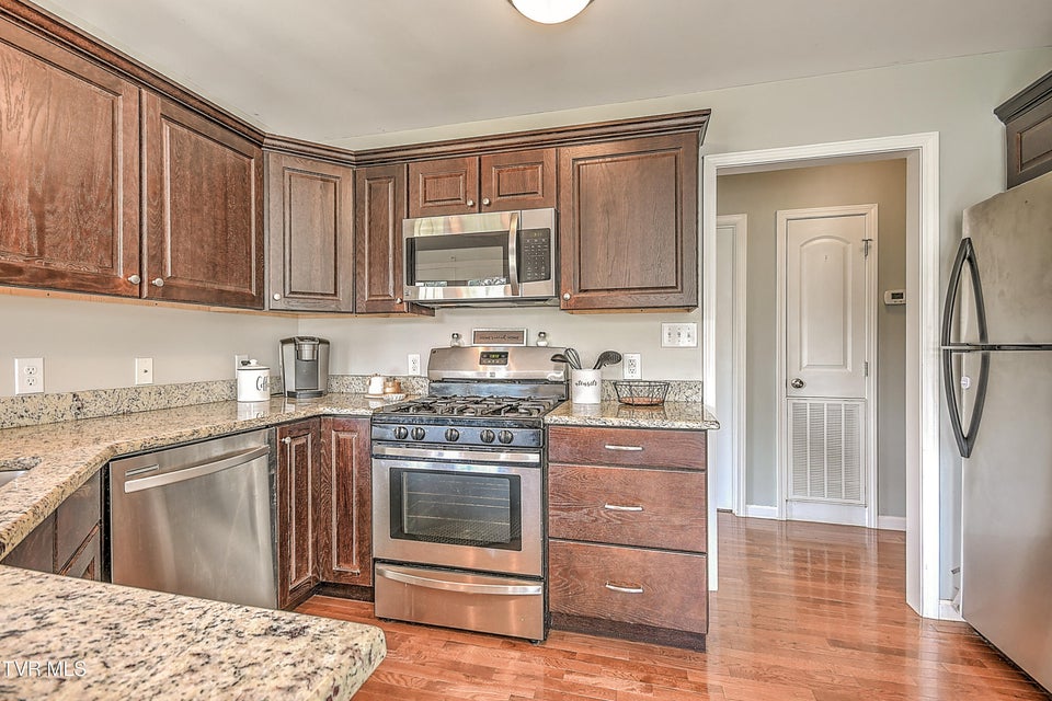 Photo #17: 517 Glade Street