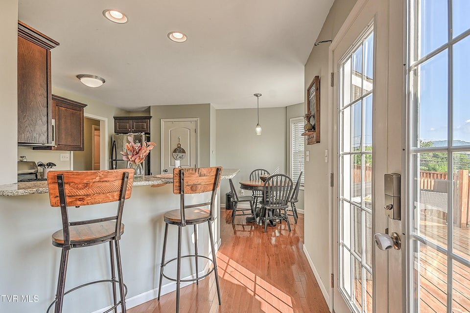 Photo #19: 517 Glade Street